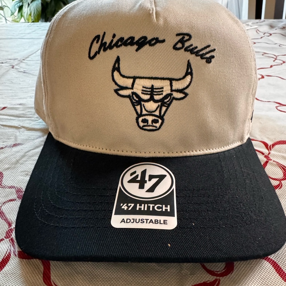 47 Brand Chicago Bulls Adjustable Hat - Black and Cream